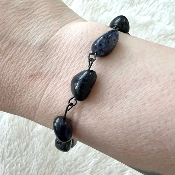 Handmade Tanzanite Gunmetal Crystal Bracelet - Picture 5 of 6